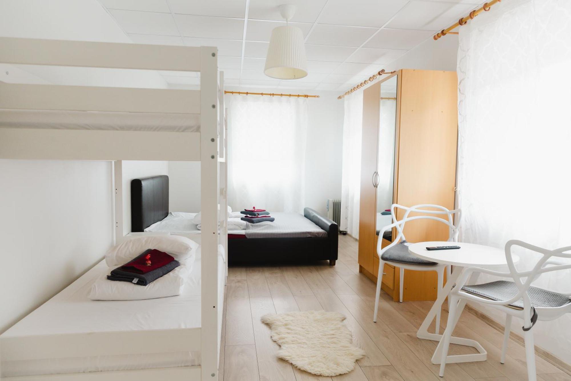 Konrad Family Guesthouse Курессааре Номер фото