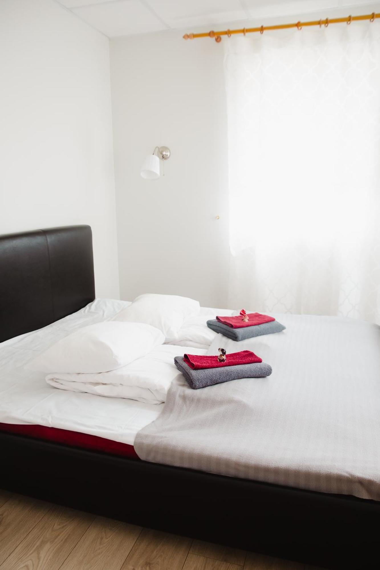 Konrad Family Guesthouse Курессааре Номер фото