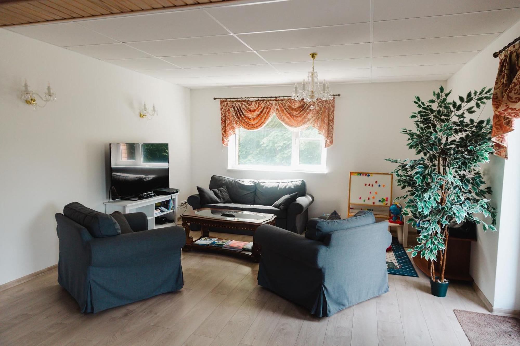 Konrad Family Guesthouse Курессааре Экстерьер фото