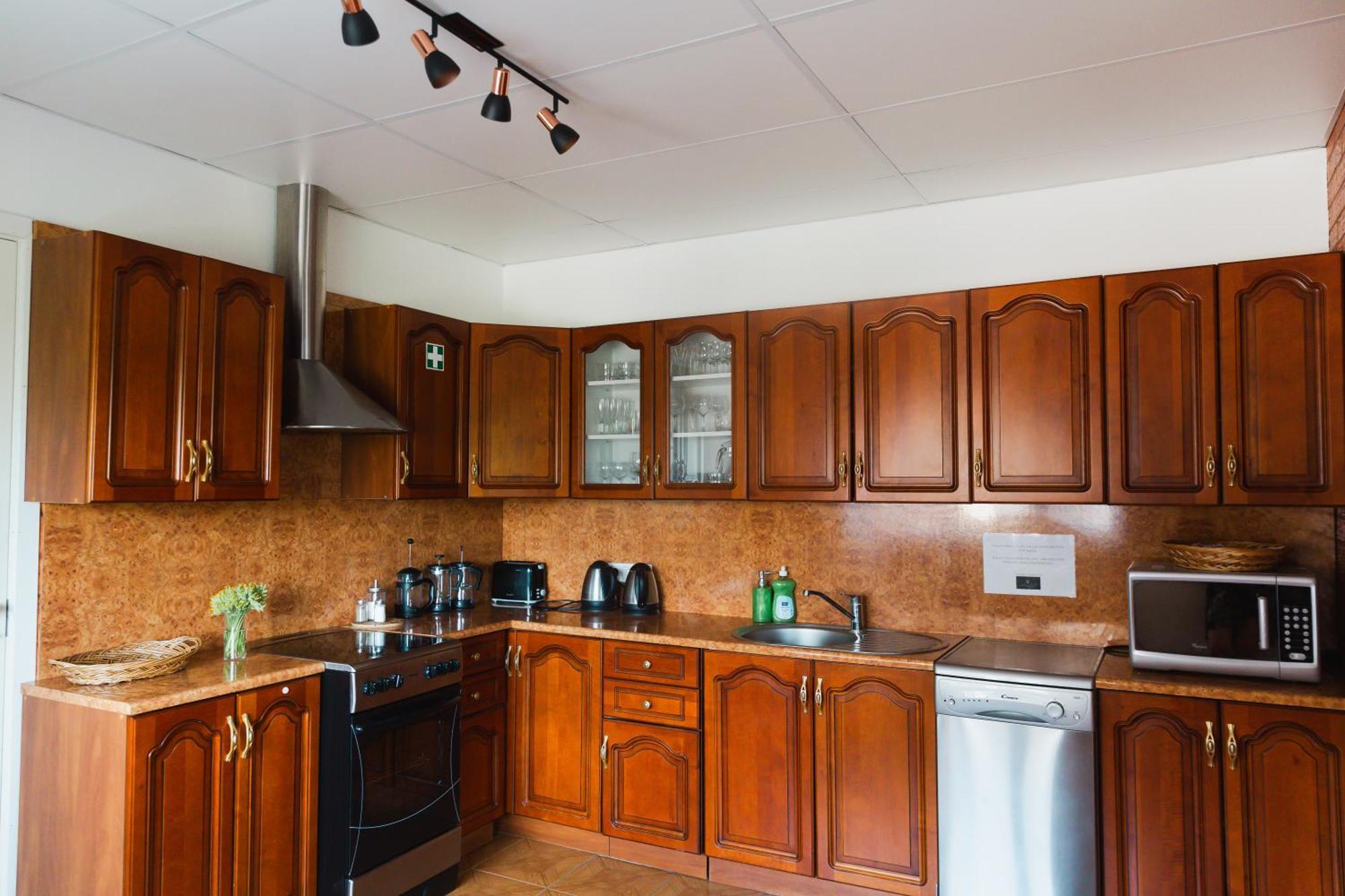 Konrad Family Guesthouse Курессааре Экстерьер фото