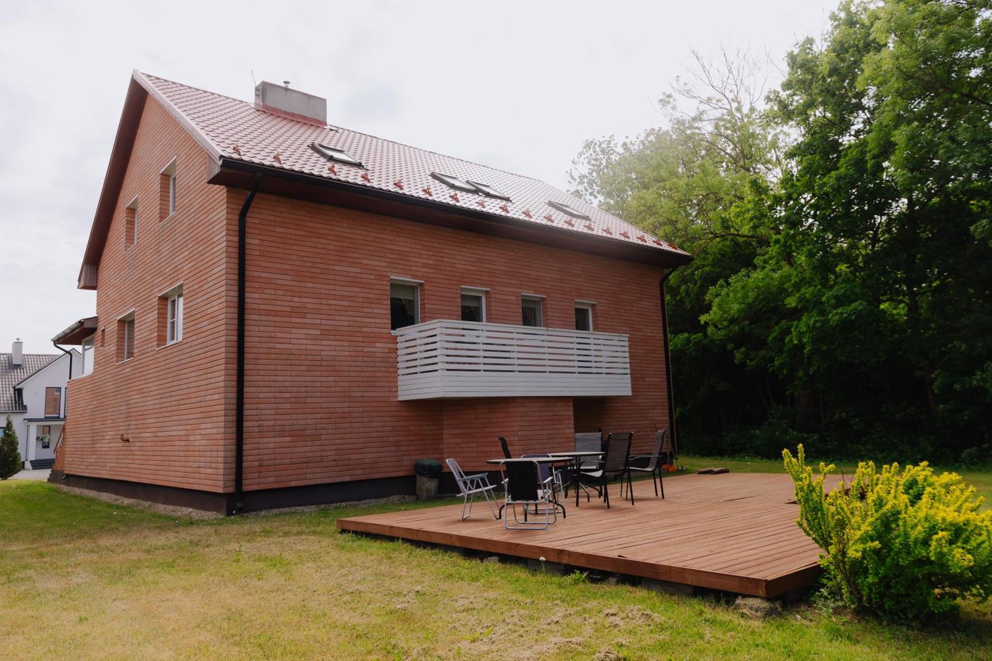 Konrad Family Guesthouse Курессааре Экстерьер фото