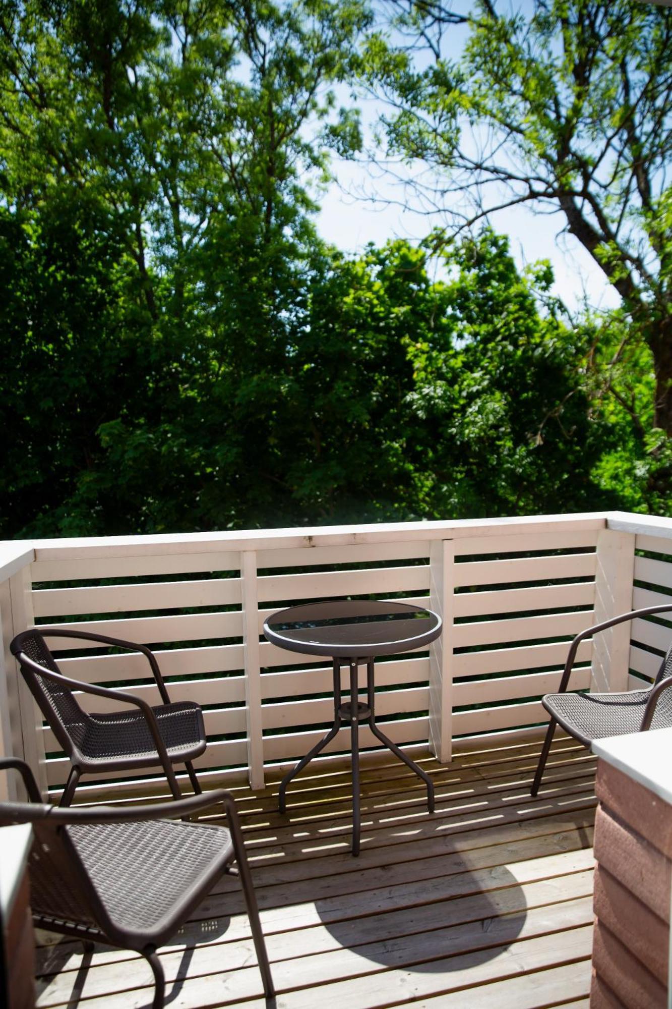 Konrad Family Guesthouse Курессааре Номер фото