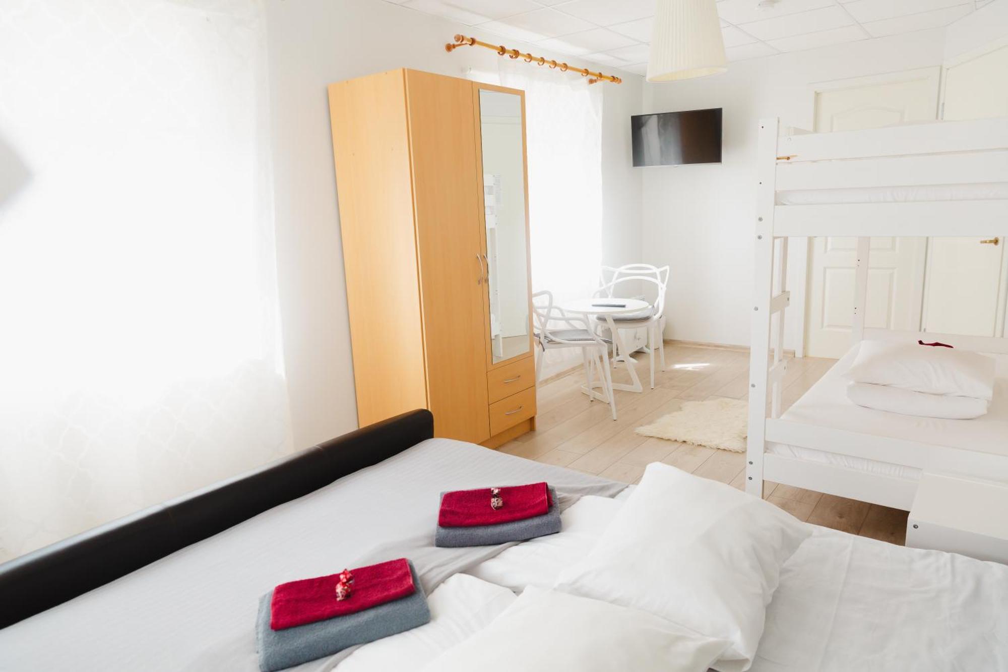 Konrad Family Guesthouse Курессааре Экстерьер фото